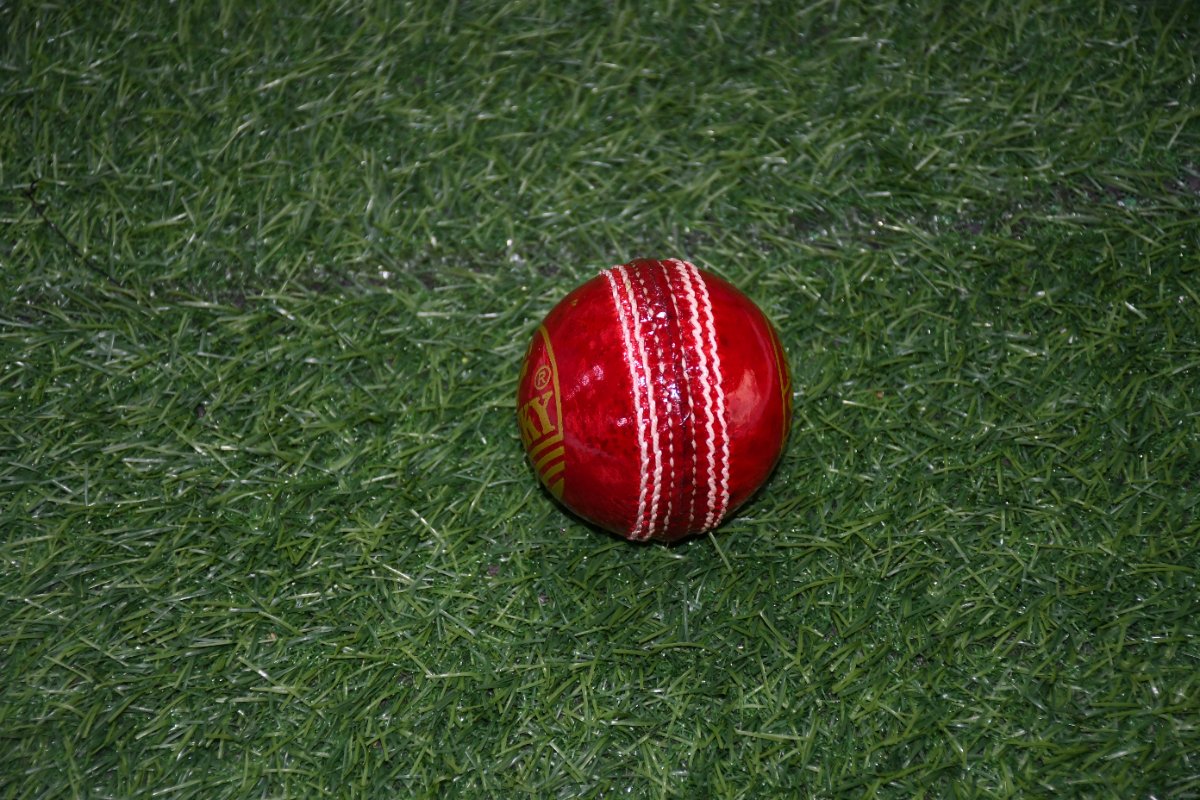 Vicky Stitched Cork Ball Red