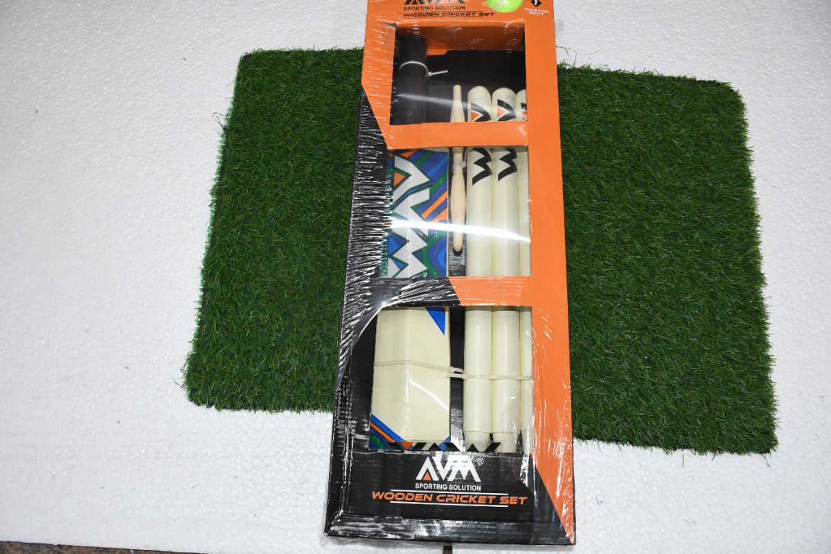 AVM Cricket Set